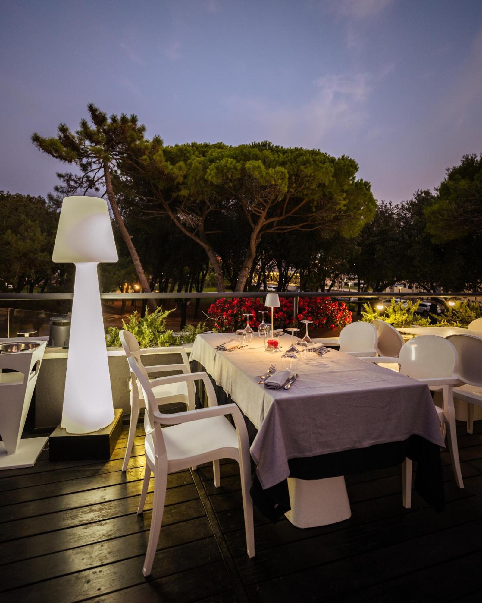 Raffaello Hotel & Mooka Restaurant Senigallia Buitenkant foto
